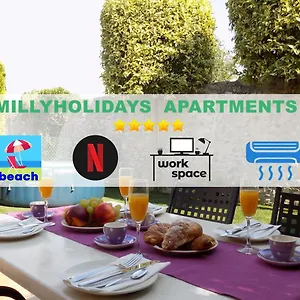 Millyholidays - Lilla - Center - Nearby - Private Garden - Pool Apartment Bardolino
